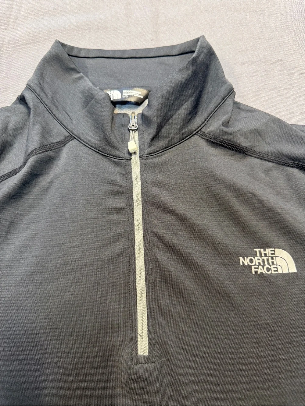 The North Face Men's Black & Gray Lightweight Quarter-Zip Shirt Jacket